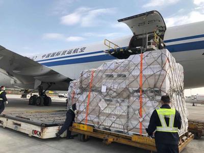 成都雙流機場海關(guān)護航“空中通道”，全貨機航線暢通保障技術(shù)進出口